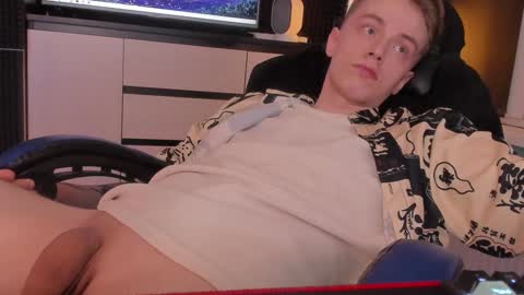 Snapshot of enkeer chatting on January 31, 10:10 pm Enker online show from January 31, 10:10 pm