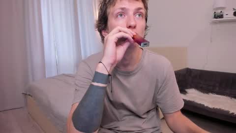 Snapshot of enkeer chatting on September 13, 8:25 am Enker online show from September 13, 8:25 am