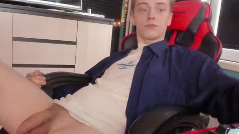 Snapshot of enkeer chatting on September 15, 11:32 am Enker online show from September 15, 11:32 am