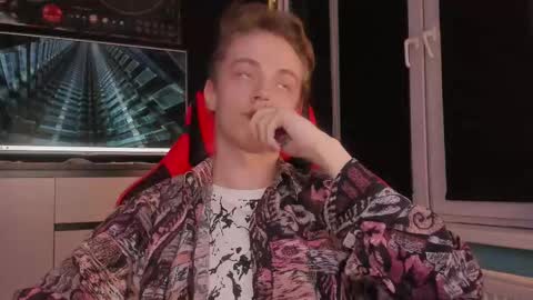 Snapshot of enkeer chatting on October 16, 7:37 pm Enker online show from October 16, 7:37 pm