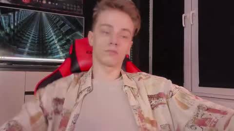 Snapshot of enkeer chatting on October 27, 8:57 pm Enker online show from October 27, 8:57 pm