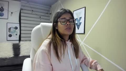 Enma clark online show from October 5, 4:00 am