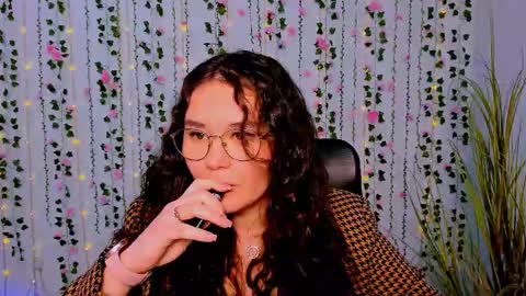 Snapshot of enny_mrr chatting on March 3, 9:33 am enny_mrr online show from March 3, 9:33 am