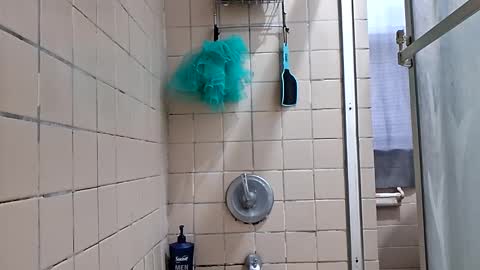 Snapshot of enri1212 chatting on November 19, 8:09 pm enri1212 online show from November 19, 8:09 pm