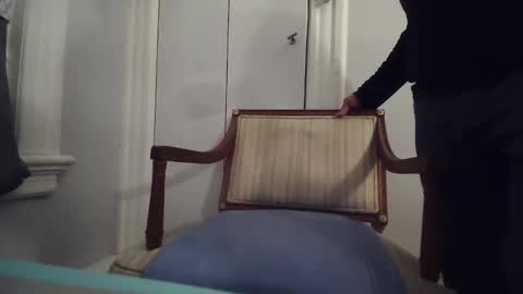 Snapshot of enri1212 chatting on December 19, 2:40 am enri1212 online show from December 19, 2:40 am