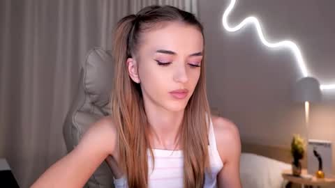 Snapshot of entya chatting on November 13, 7:07 am entya online show from November 13, 7:07 am