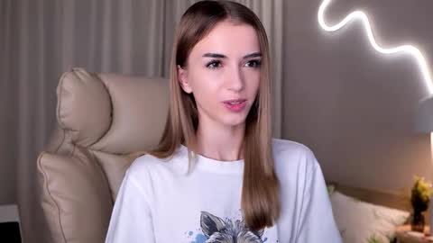 Snapshot of entya chatting on November 22, 8:13 am entya online show from November 22, 8:13 am