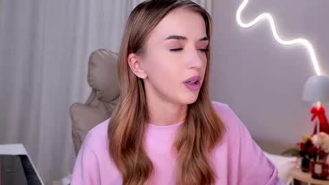 Snapshot of entya chatting on December 16, 7:57 am entya online show from December 16, 7:57 am