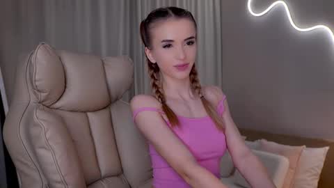 Snapshot of entya chatting on February 9, 7:34 am entya online show from February 9, 7:34 am