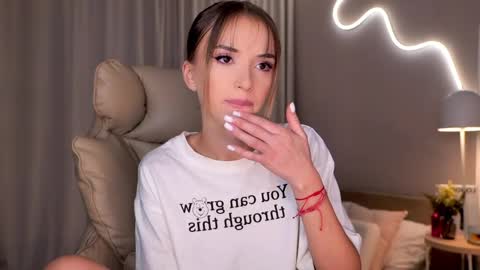 entya online show from March 30, 6:25 am