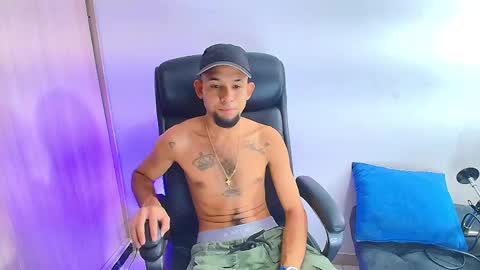 enyel_100 online show from May 19, 2:40 am