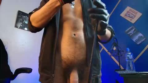 enzo_jagger online show from March 18, 10:46 pm