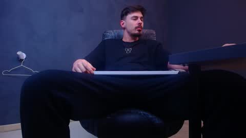 EnzoRace online show from February 9, 5:55 am