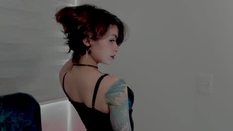 Leyla online show from February 21, 1:55 pm