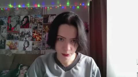 Snapshot of epifaniapaolino chatting on January 19, 9:13 am Lucy NEXT STREAM January 5 HNY online show from January 19, 9:13 am