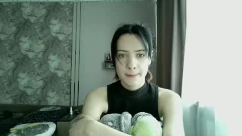 Snapshot of epifaniapaolino chatting on February 4, 6:52 am Lucy NEXT STREAM January 5 HNY online show from February 4, 6:52 am