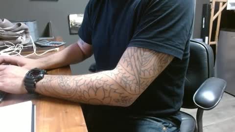 Snapshot of epsilongrey chatting on January 29, 4:52 pm epsilongrey online show from January 29, 4:52 pm