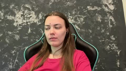 Lily online show from May 16, 9:06 am