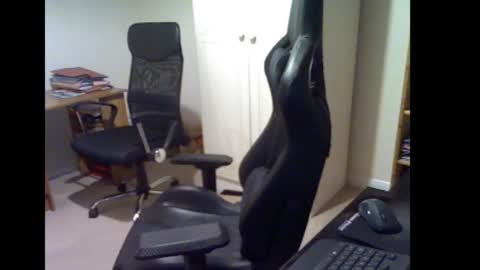 erasmus_d online show from November 4, 5:45 pm