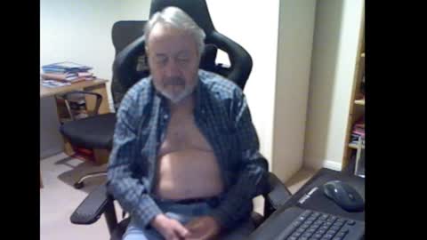 erasmus_d online show from November 25, 6:52 pm