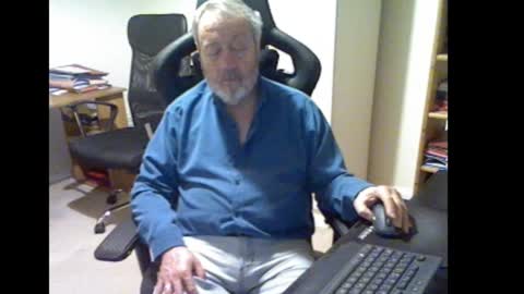 erasmus_d online show from March 1, 6:21 pm