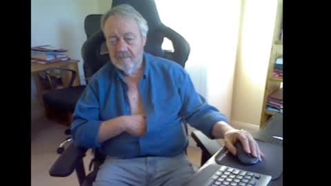 erasmus_d online show from March 21, 5:27 pm