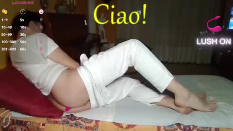 Snapshot of erbadivetro chatting on December 23, 2:02 am erbadivetro online show from December 23, 2:02 am