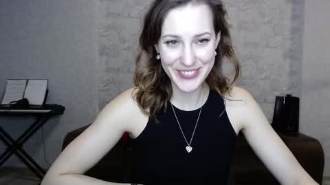 Snapshot of erdbeeren_mit_sahne chatting on December 20, 5:20 pm Erdbeeren mit Sahne online show from December 20, 5:20 pm