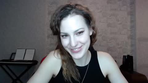 Snapshot of erdbeeren_mit_sahne chatting on January 31, 7:11 pm Erdbeeren mit Sahne online show from January 31, 7:11 pm