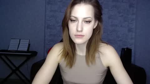 Snapshot of erdbeeren_mit_sahne chatting on February 9, 8:40 am Erdbeeren mit Sahne online show from February 9, 8:40 am