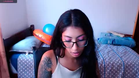 Snapshot of eren_mikasa chatting on November 21, 6:28 pm sofia online show from November 21, 6:28 pm