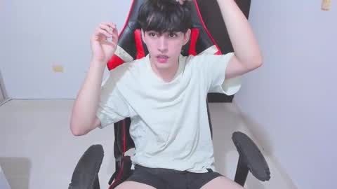 eren_tatakae online show from December 5, 2:53 am