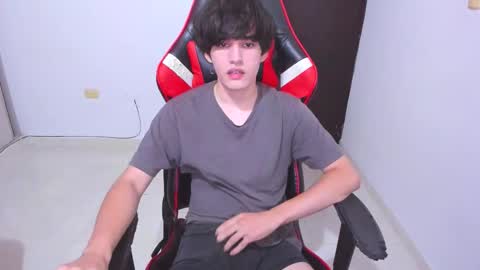 eren_tatakae online show from February 25, 3:38 am