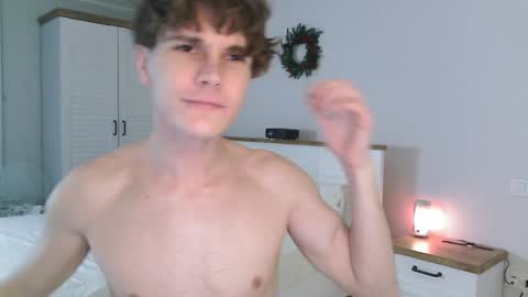 Snapshot of eric_crush chatting on December 25, 4:12 am Eric Crush online show from December 25, 4:12 am