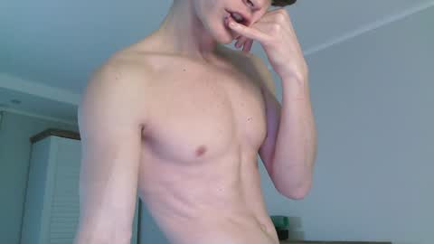 Snapshot of eric_crush chatting on January 8, 3:51 am Eric Crush online show from January 8, 3:51 am