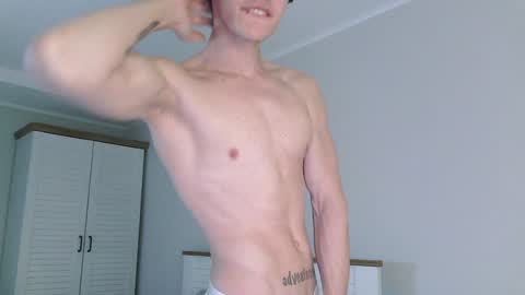 Snapshot of eric_crush chatting on January 9, 4:19 am Eric Crush online show from January 9, 4:19 am