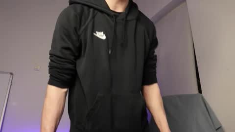 Snapshot of eric_poston chatting on October 7, 7:55 pm    online show from October 7, 7:55 pm