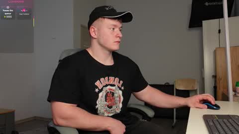 Snapshot of eric_poston chatting on October 15, 12:38 pm    online show from October 15, 12:38 pm