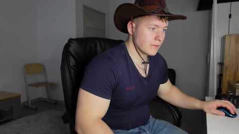 Snapshot of eric_poston chatting on October 18, 5:54 am    online show from October 18, 5:54 am