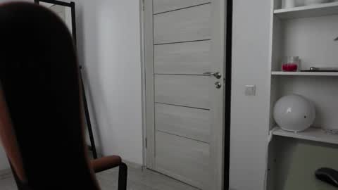 Snapshot of eric_poston chatting on October 26, 7:25 am    online show from October 26, 7:25 am