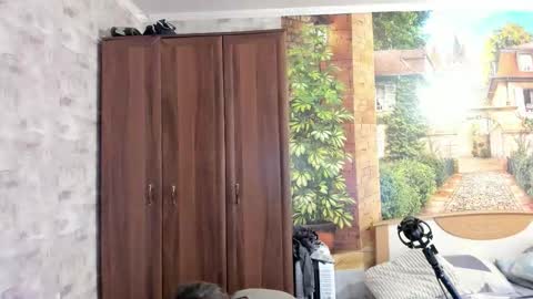 Eric online show from October 17, 8:06 am