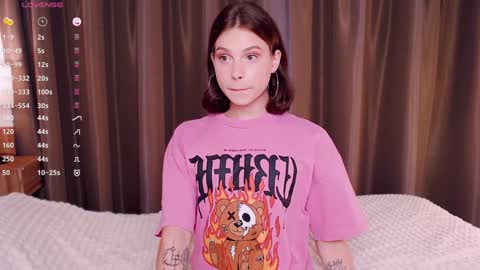 Snapshot of ericaglam chatting on December 9, 11:15 am Erica online show from December 9, 11:15 am