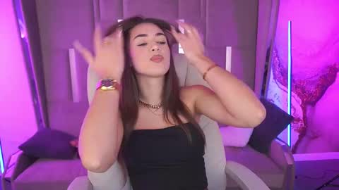 Erica online show from November 18, 7:13 am