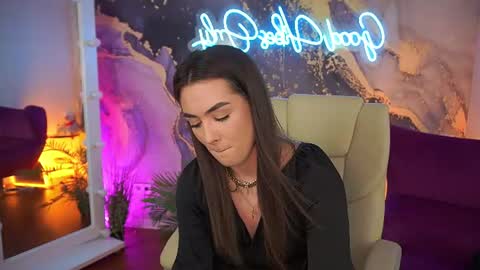 Snapshot of ericasin chatting on June 18, 2:54 pm Erica online show from June 18, 2:54 pm