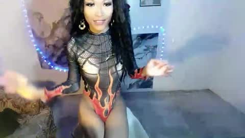 ericaxox1 online show from May 15, 9:38 am