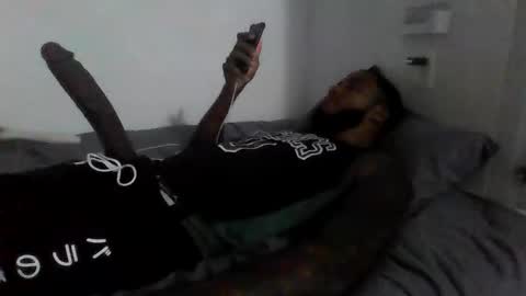 Snapshot of ericbuck chatting on December 18, 2:32 am Eric Buck online show from December 18, 2:32 am