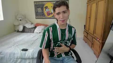 Snapshot of erick_de_rossee chatting on February 3, 6:13 pm erick_de_rossee online show from February 3, 6:13 pm