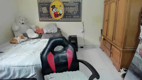 Snapshot of erick_de_rossee chatting on February 18, 9:44 pm erick_de_rossee online show from February 18, 9:44 pm