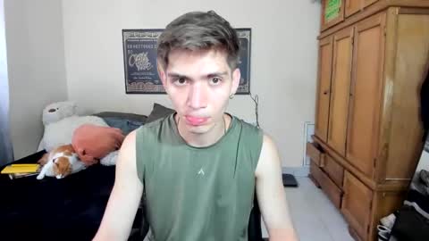 erick_de_rossee online show from May 20, 7:09 pm