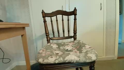 Erik online show from April 12, 8:08 am